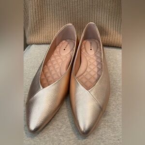 Birdies Goldfinch Pointed Toe Ballet Flats in Rose Gold Leather